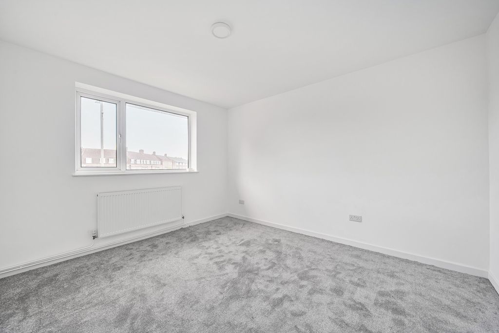 Property photo 2 of 12 1345497-7-68Af196...