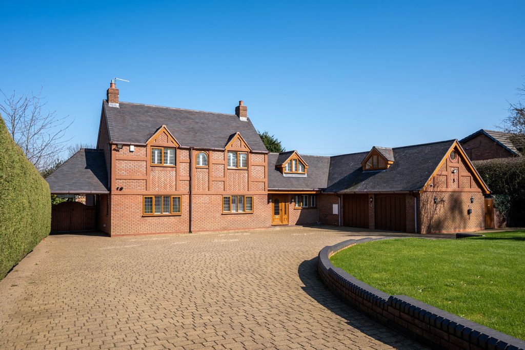 Property photo 1 of 44