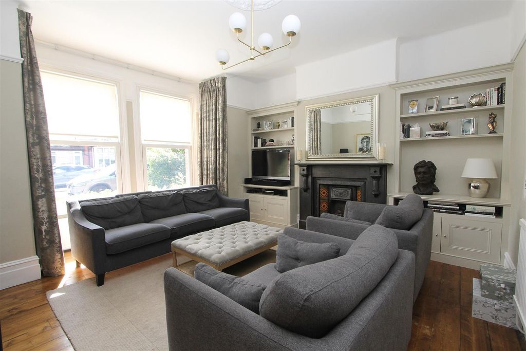 Property photo 2 of 36 d5Bf01E4-49cd-4A6A-82F4-01E257A3Ff66.Jpg