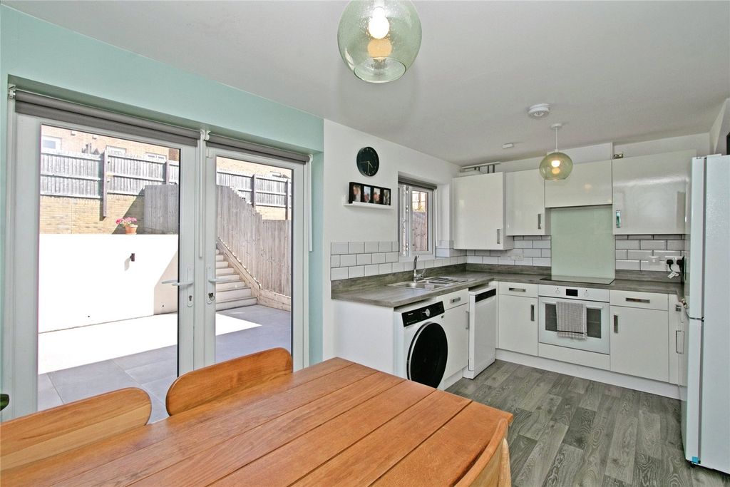 Property photo 2 of 19 Picture No. 10