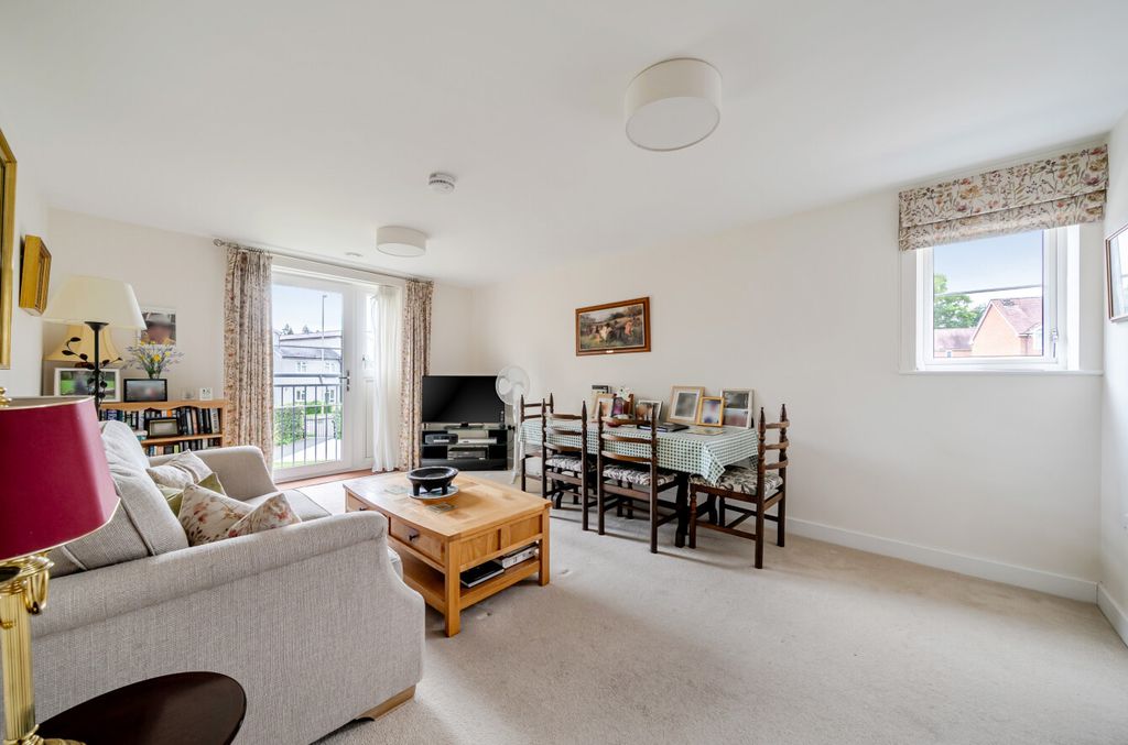 Property photo 2 of 12 1476894-1-6A33d20...