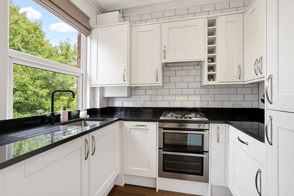 Property photo 3 of 20 Kitchen