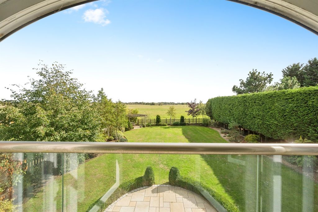 Property photo 3 of 20