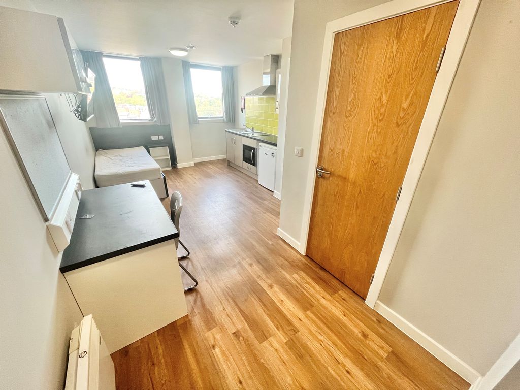 Property photo 1 of 5 3