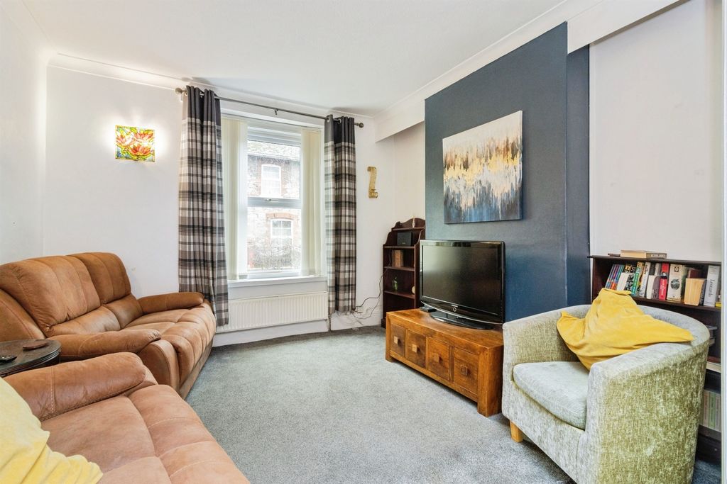 Property photo 2 of 20