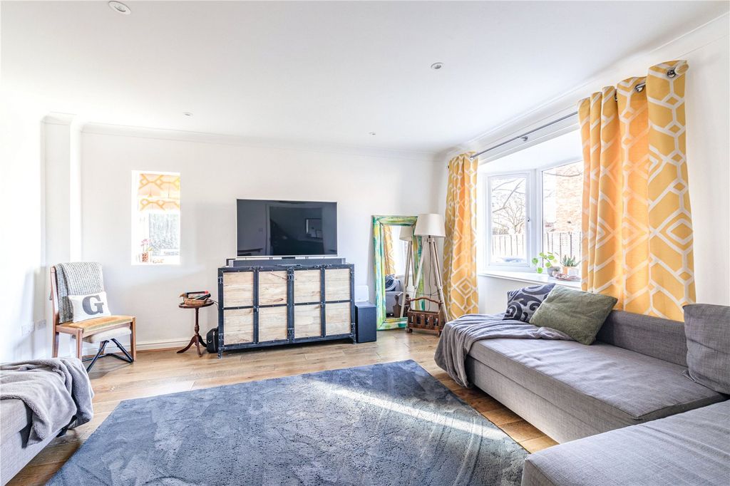 Property photo 3 of 29 Sitting Room