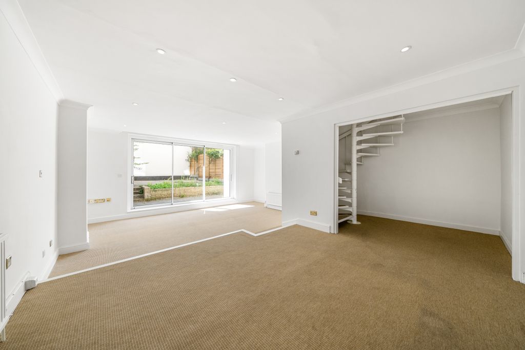 Property photo 3 of 14 3, 49 Pont Street, Sw1X, Martin &amp; Co, Web (18)