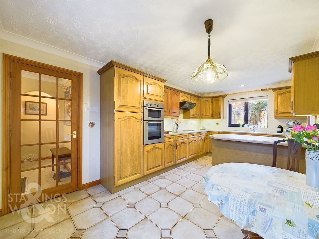 Property photo 3 of 25