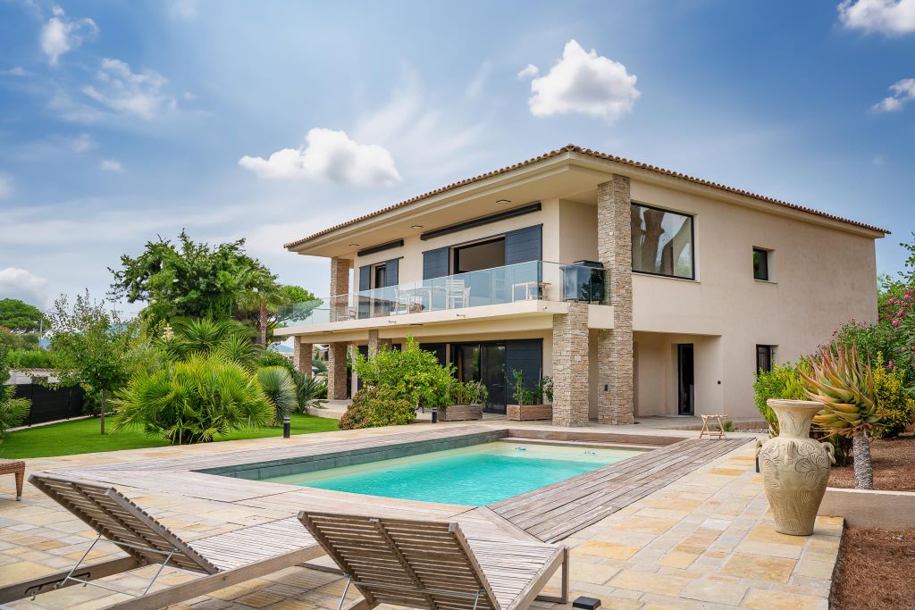 Property photo 1 of 28 Image