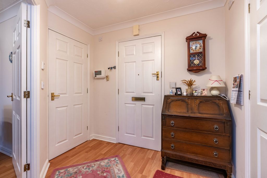 Property photo 2 of 13 Entrance Hall