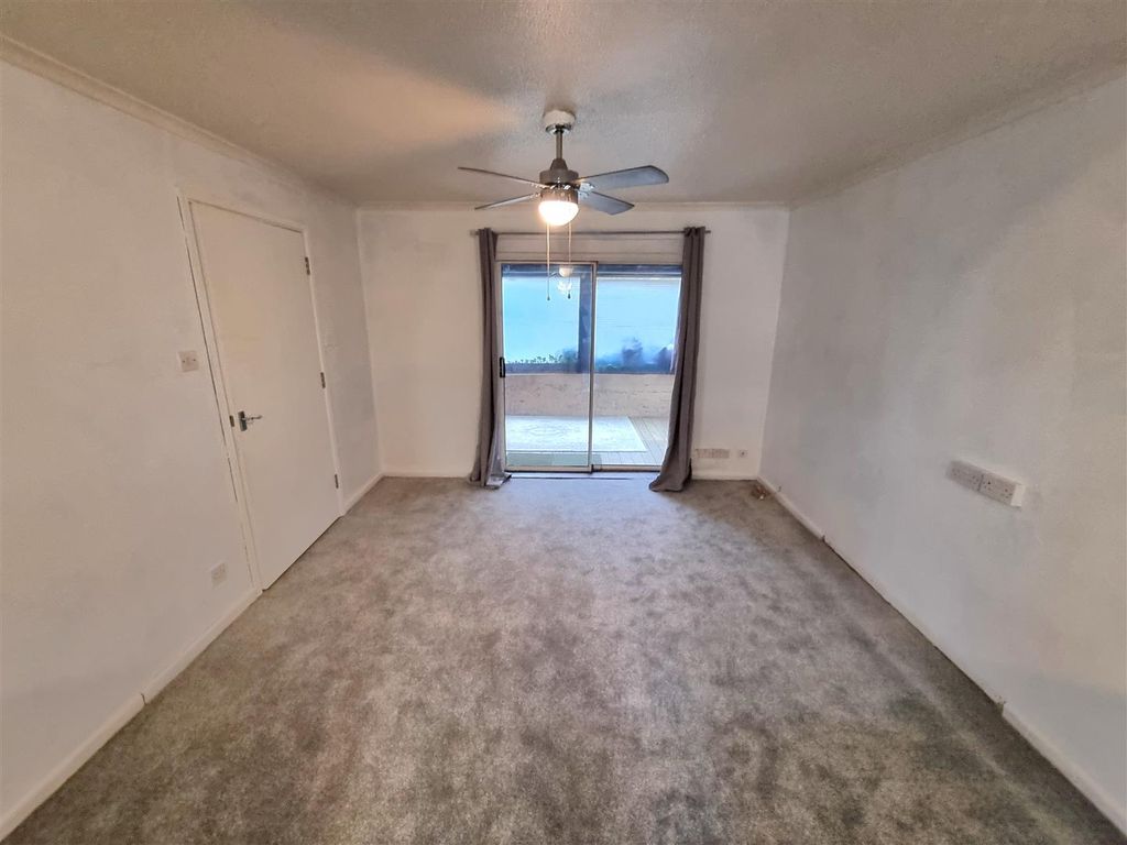 Property photo 3 of 16 Sitting Room.Jpg