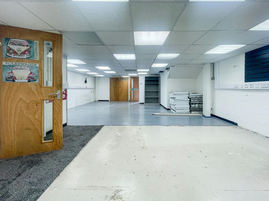 Property photo 2 of 5 9.Jpg