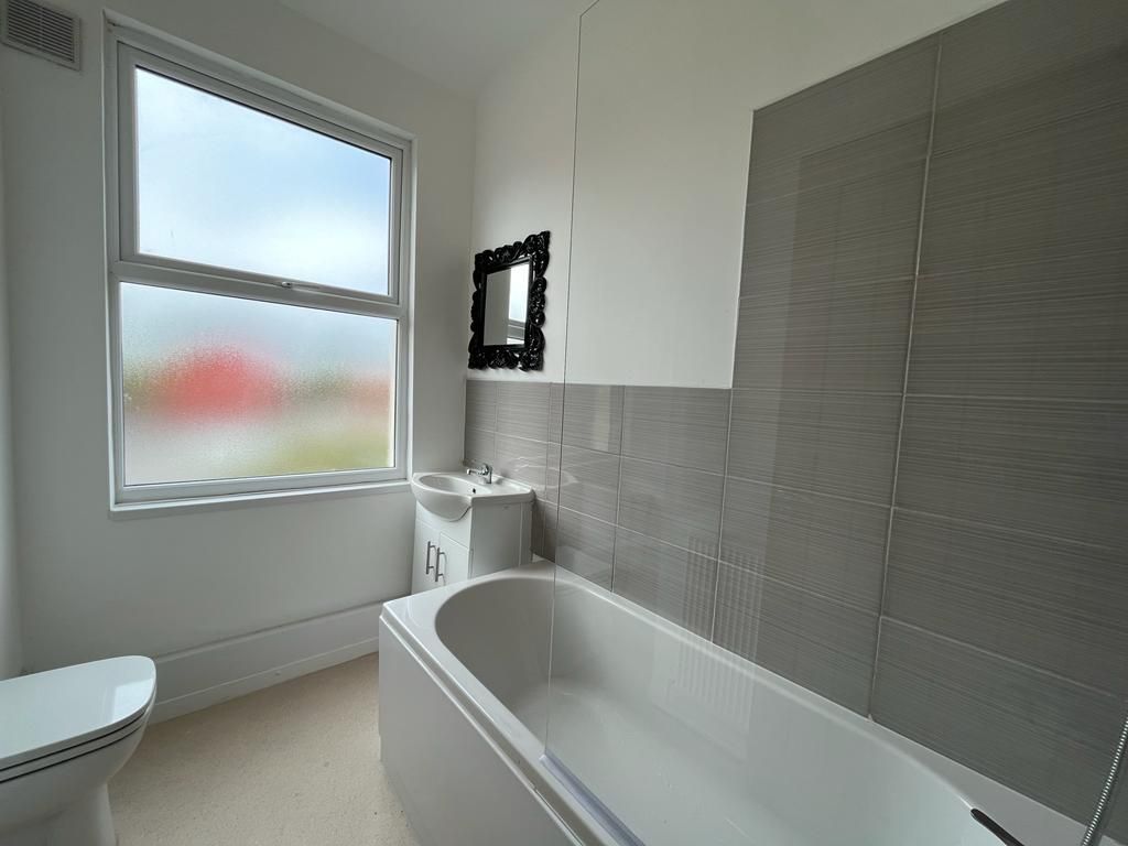 Property photo 3 of 12 Bathroom