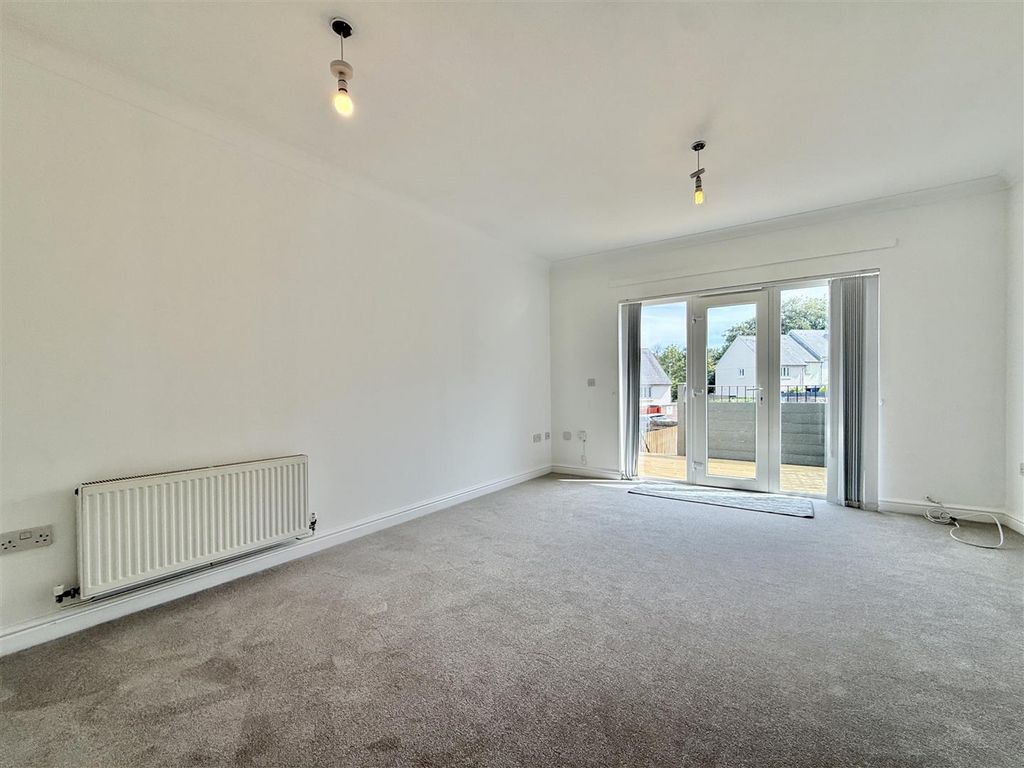 Property photo 2 of 17 Living Room.Jpg