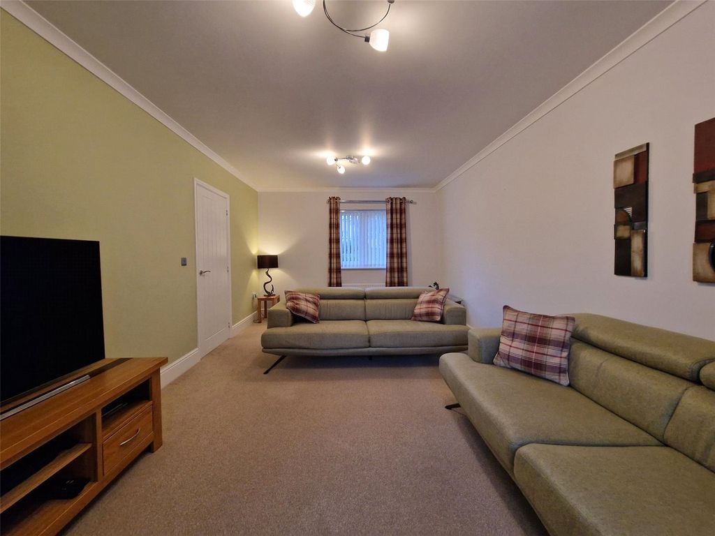 Property photo 3 of 36 Picture No. 13