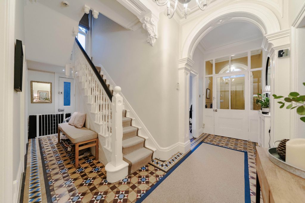 Property photo 2 of 45