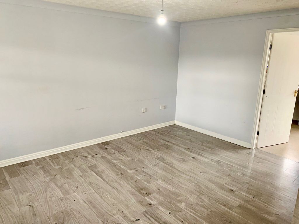 Property photo 3 of 16 Picture No. 10