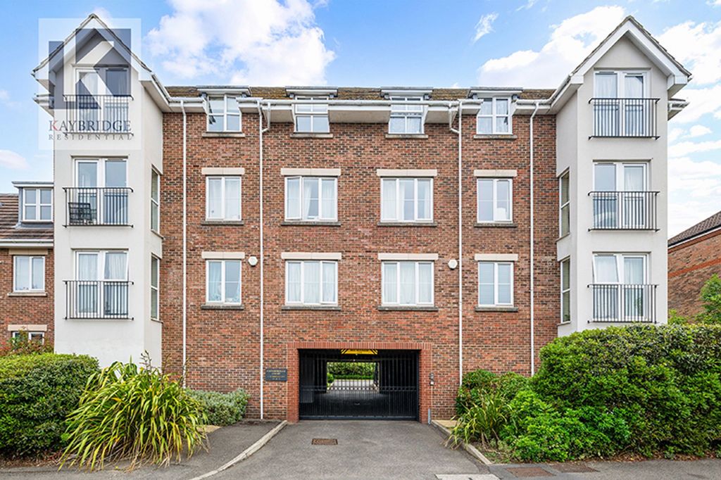 Property photo 1 of 16 Gainsborough Court