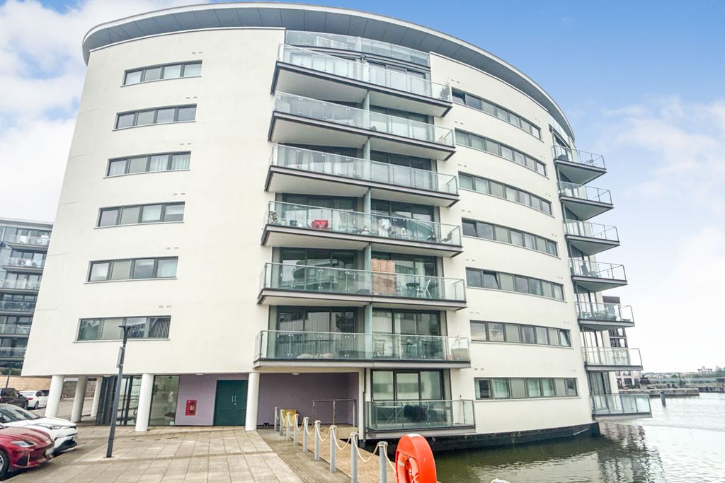 Property photo 2 of 7 604 The Mast, 2 Albert Basin Way, Canning Town, London E16 2Qz