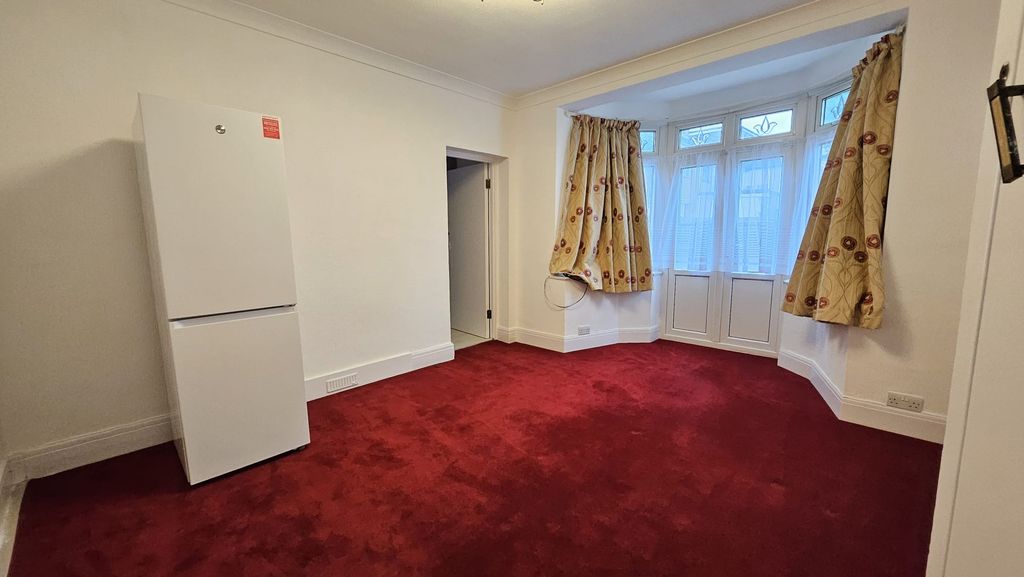 Property photo 3 of 21