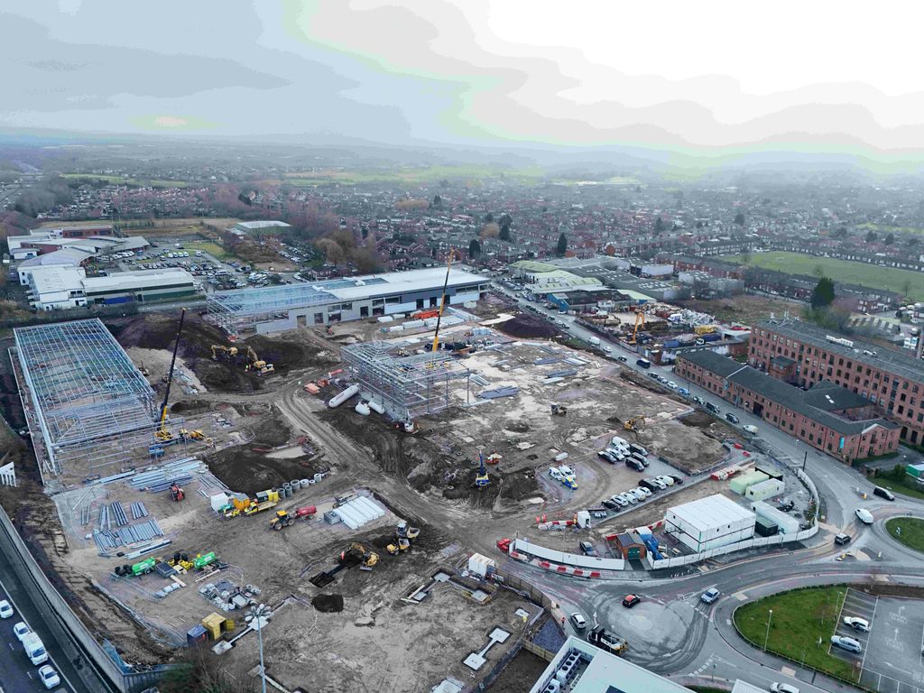 Property photo 2 of 8 Hollinwood 4.Jpg