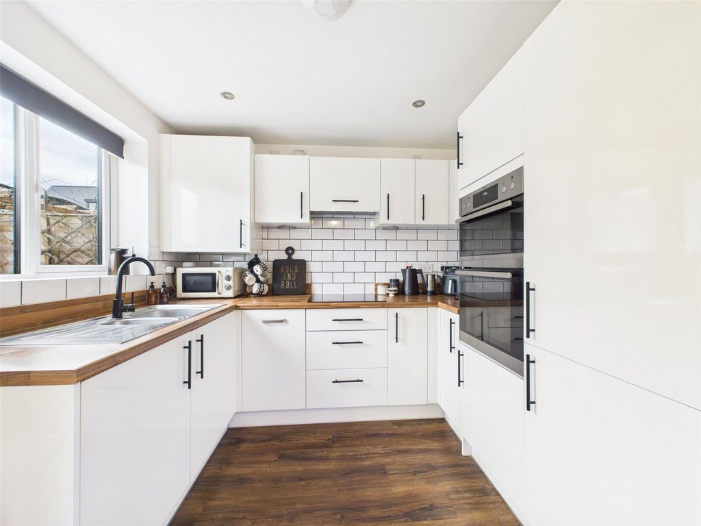 Property photo 3 of 16 Picture No. 14