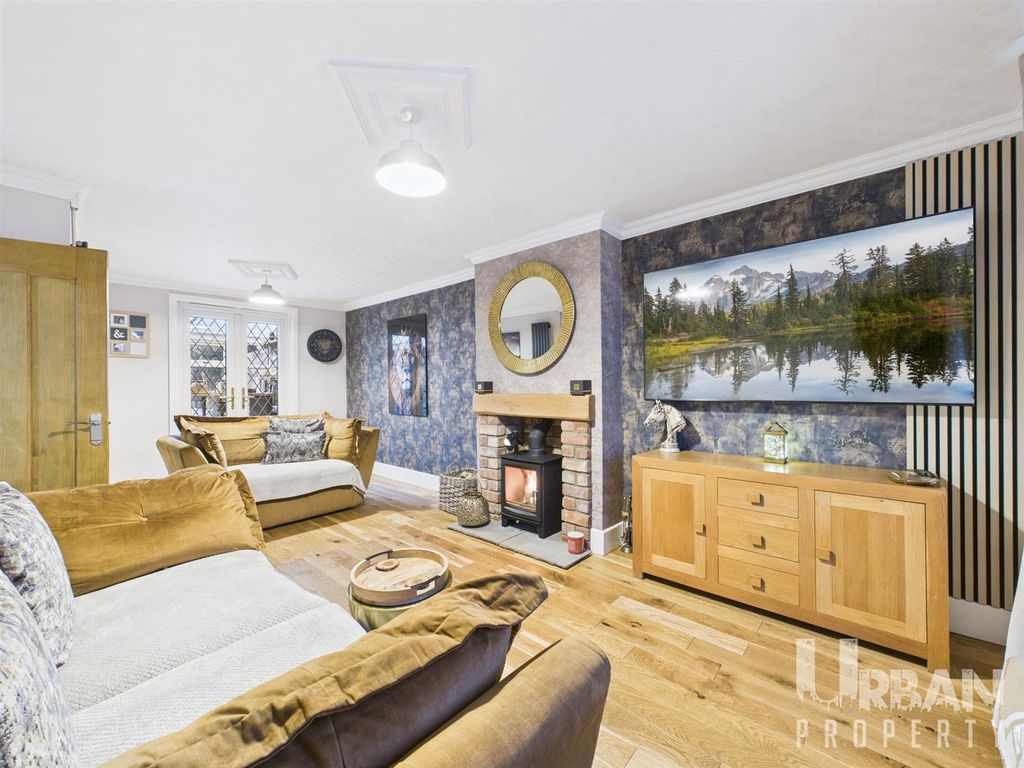 Property photo 2 of 16 Cam03038G0-Pr0220-Still012.Jpg