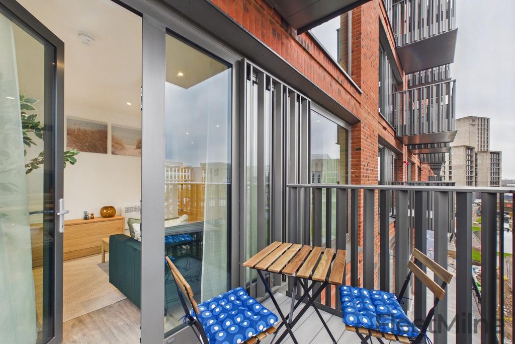 Property photo 3 of 43 Balcony