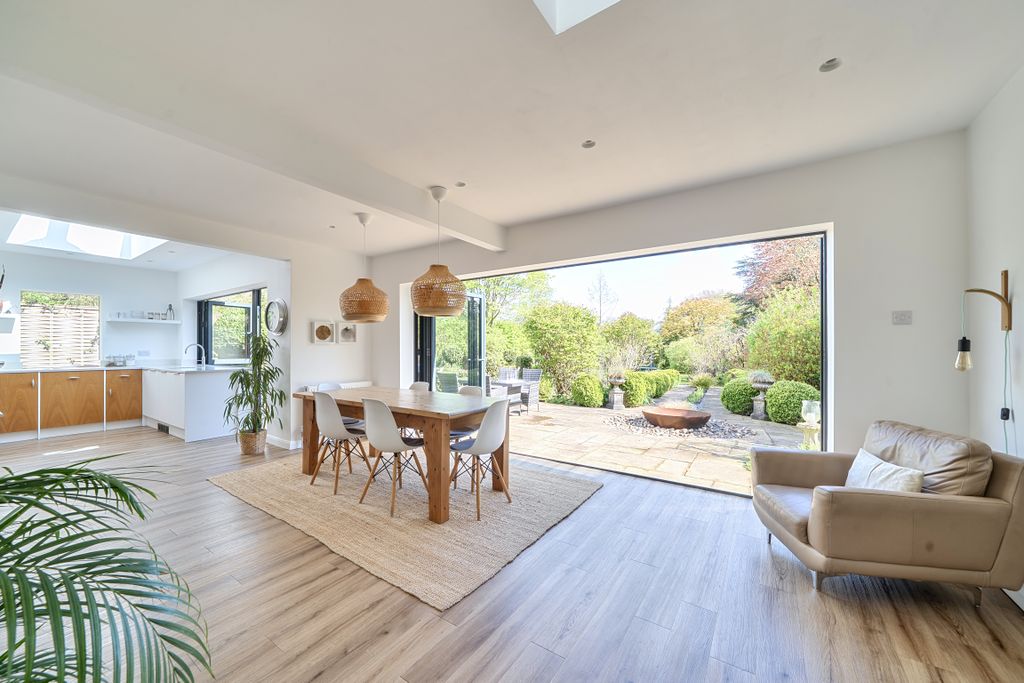 Property photo 1 of 21