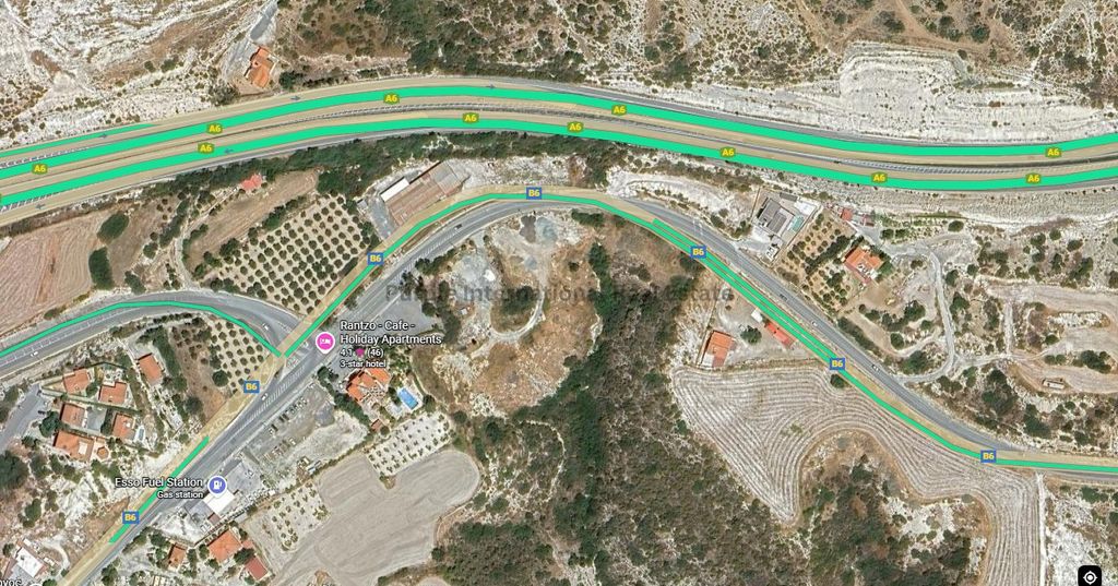 Property photo 1 of 3