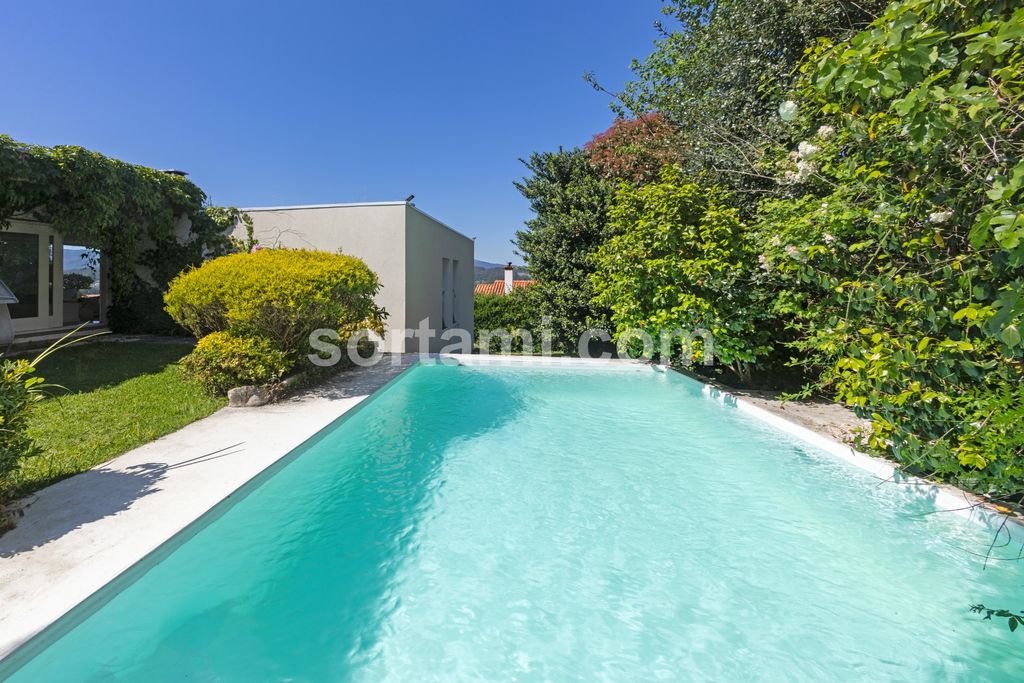 Property photo 1 of 64