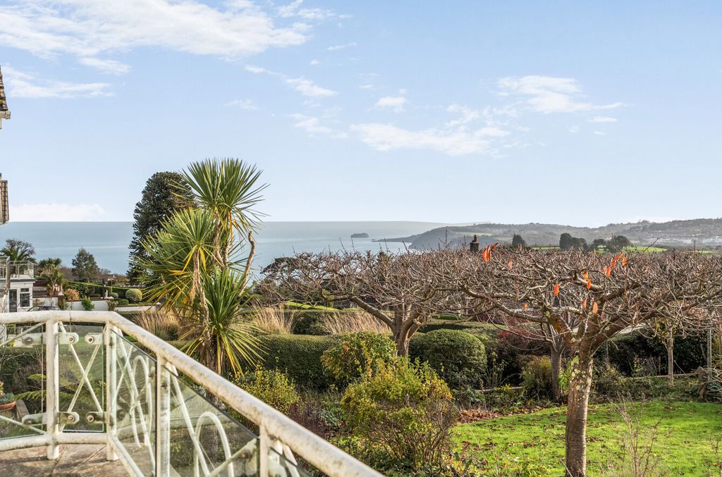 Property photo 2 of 41 1375305-10-691610...