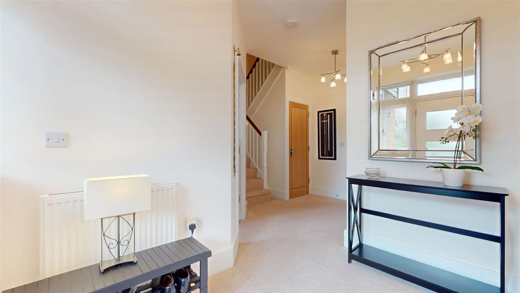 Property photo 2 of 43 Entrance