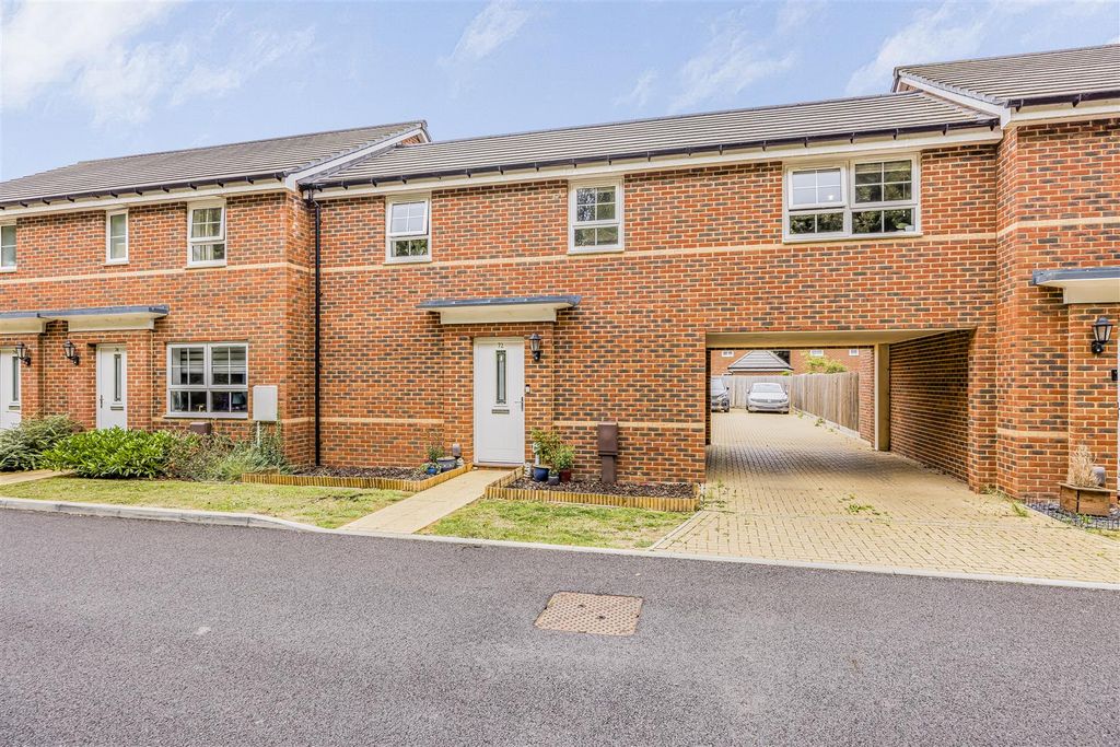 Property photo 1 of 11 Blandings Way, Emsworth-Porticomarketing-Nexa-23.J