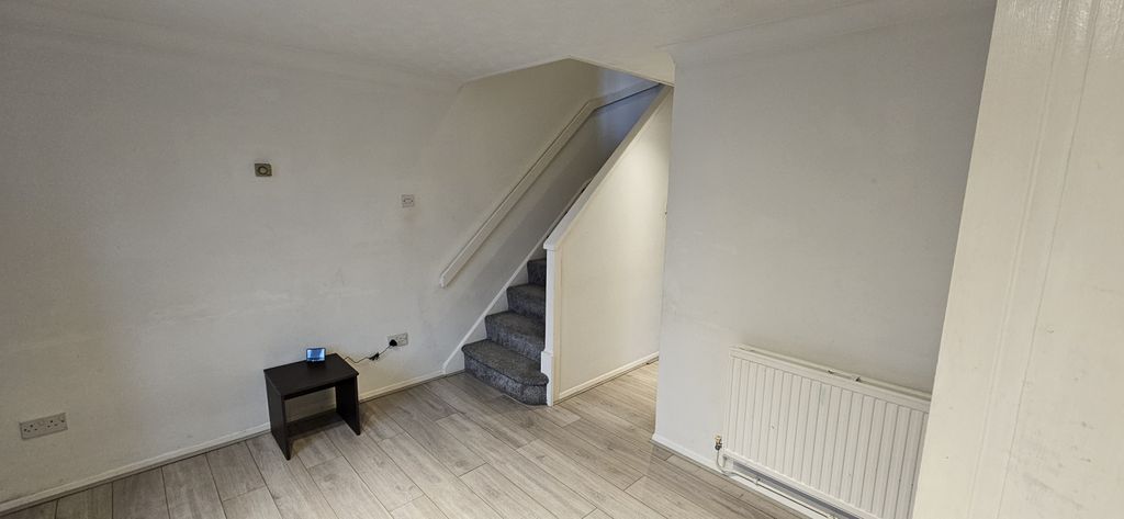 Property photo 3 of 9 Gallery