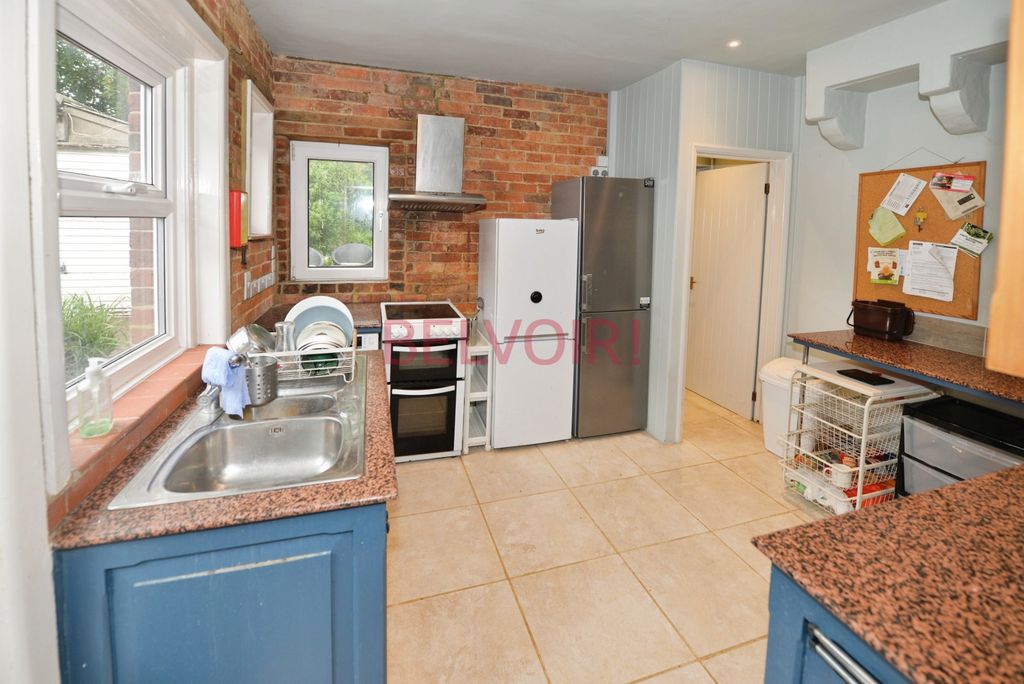 Property photo 2 of 30