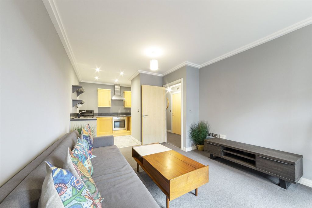 Property photo 3 of 10 Picture No. 01