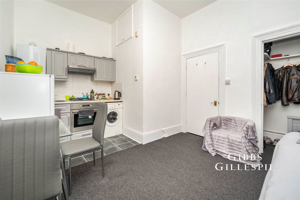 Property photo 3 of 10 Picture No. 06