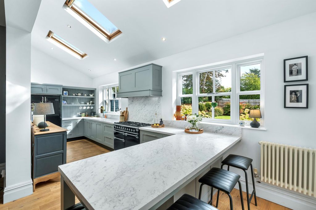 Property photo 2 of 23 Image