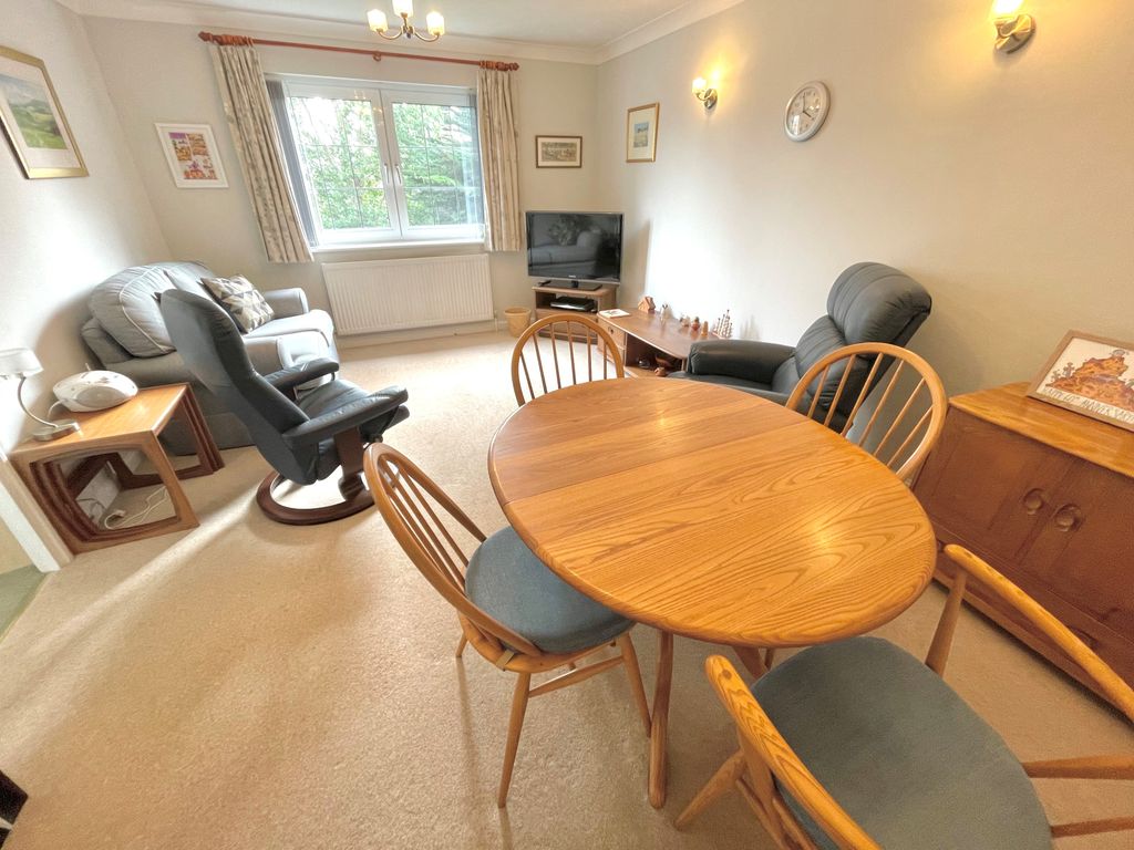 Property photo 3 of 15 2 Barton Court Lounge 1