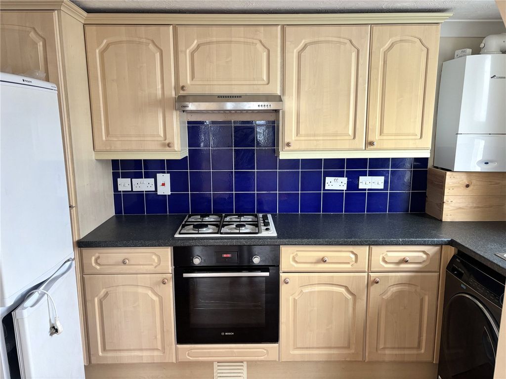 Property photo 3 of 8 Picture No. 27