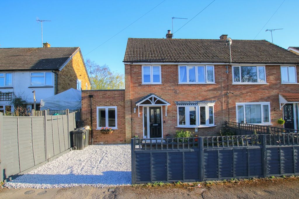 Property photo 2 of 25