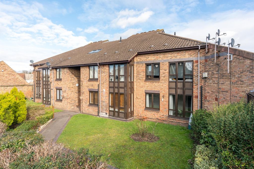 Property photo 1 of 7