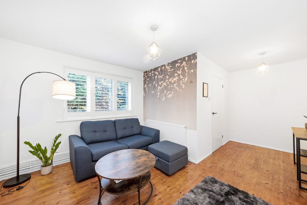 Property photo 2 of 9 4712311