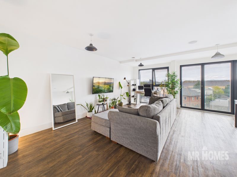 Property photo 3 of 33 Photo 12