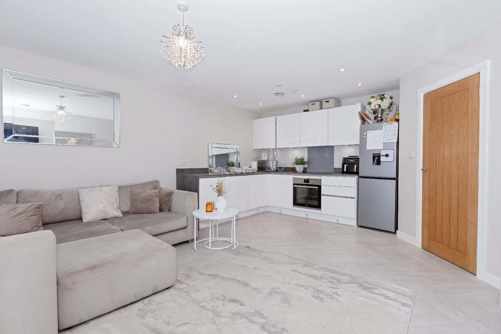 Property photo 3 of 18 Rowan Mews_11.Jpg
