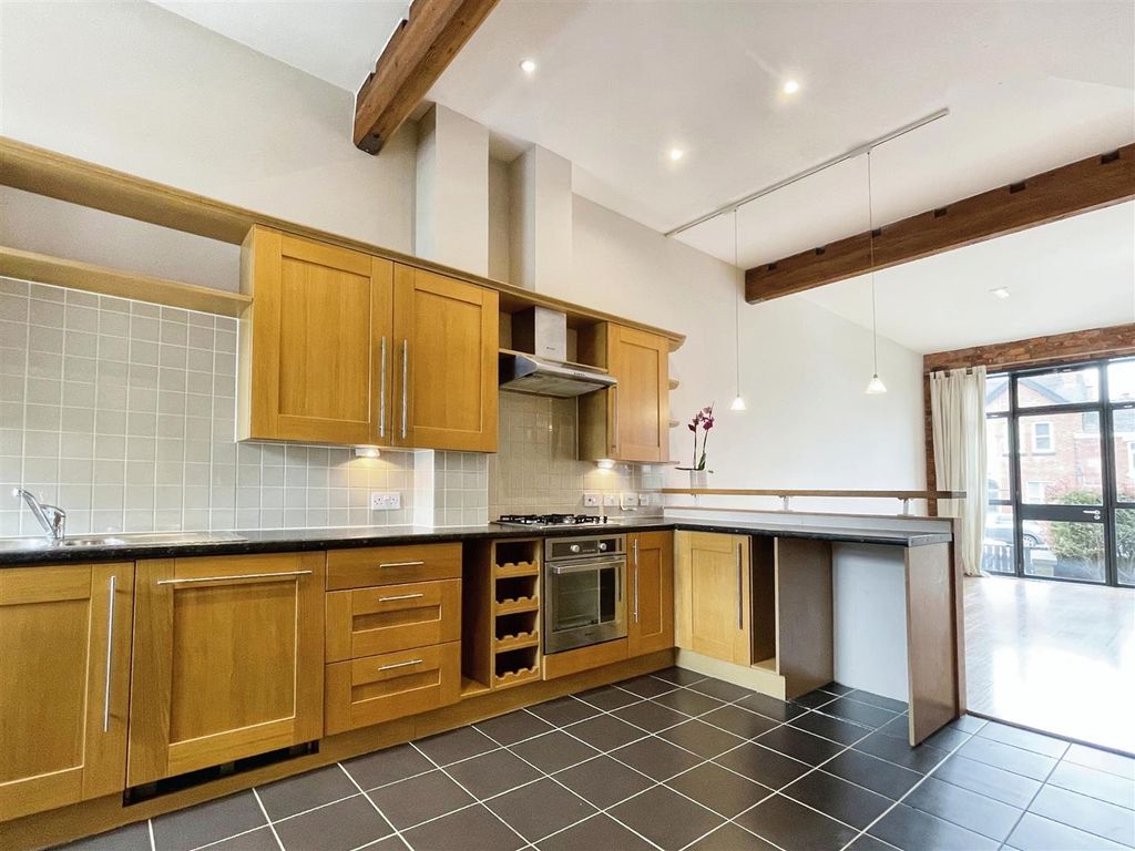 Property photo 2 of 28 Kitchen