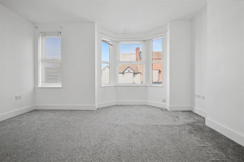 Property photo 2 of 18 Living Room