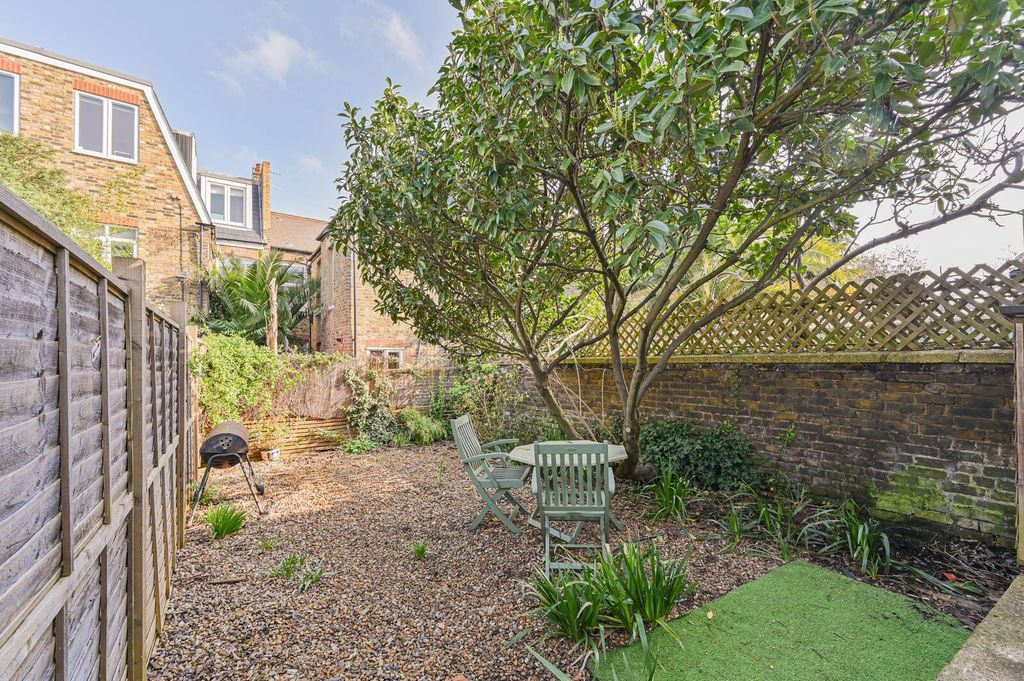 Property photo 2 of 10