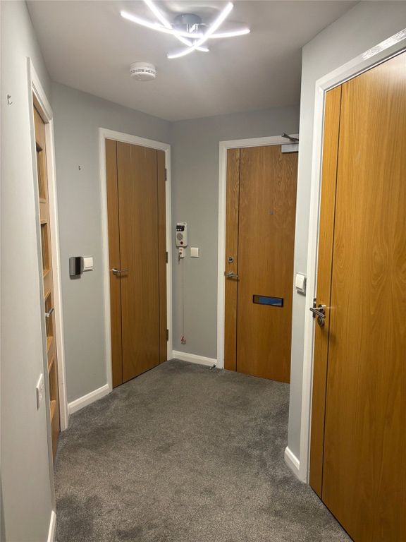 Property photo 2 of 10 Hall